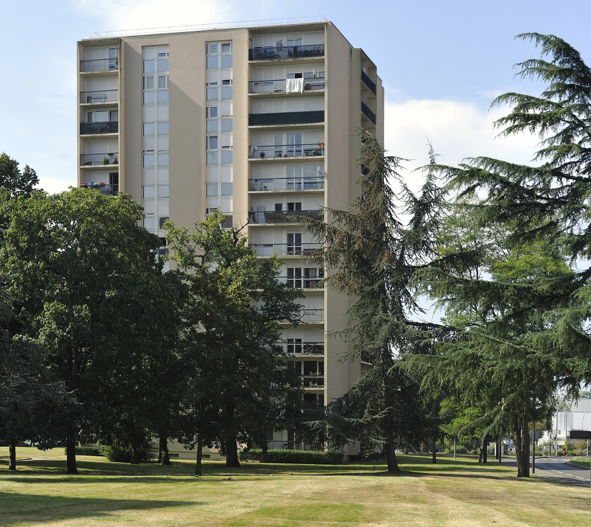 72_Le Mans_Boulevard Robert Schuman.jpg